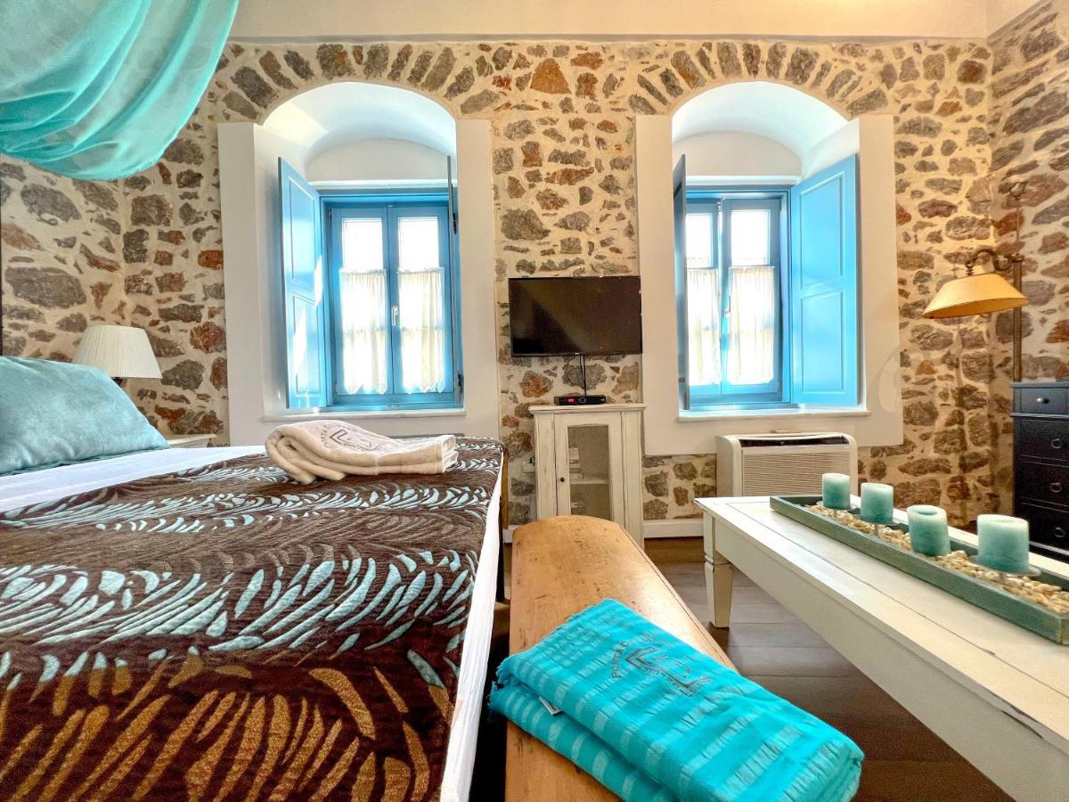 Portadelmare Deluxe Suites Hydra  Buitenkant foto