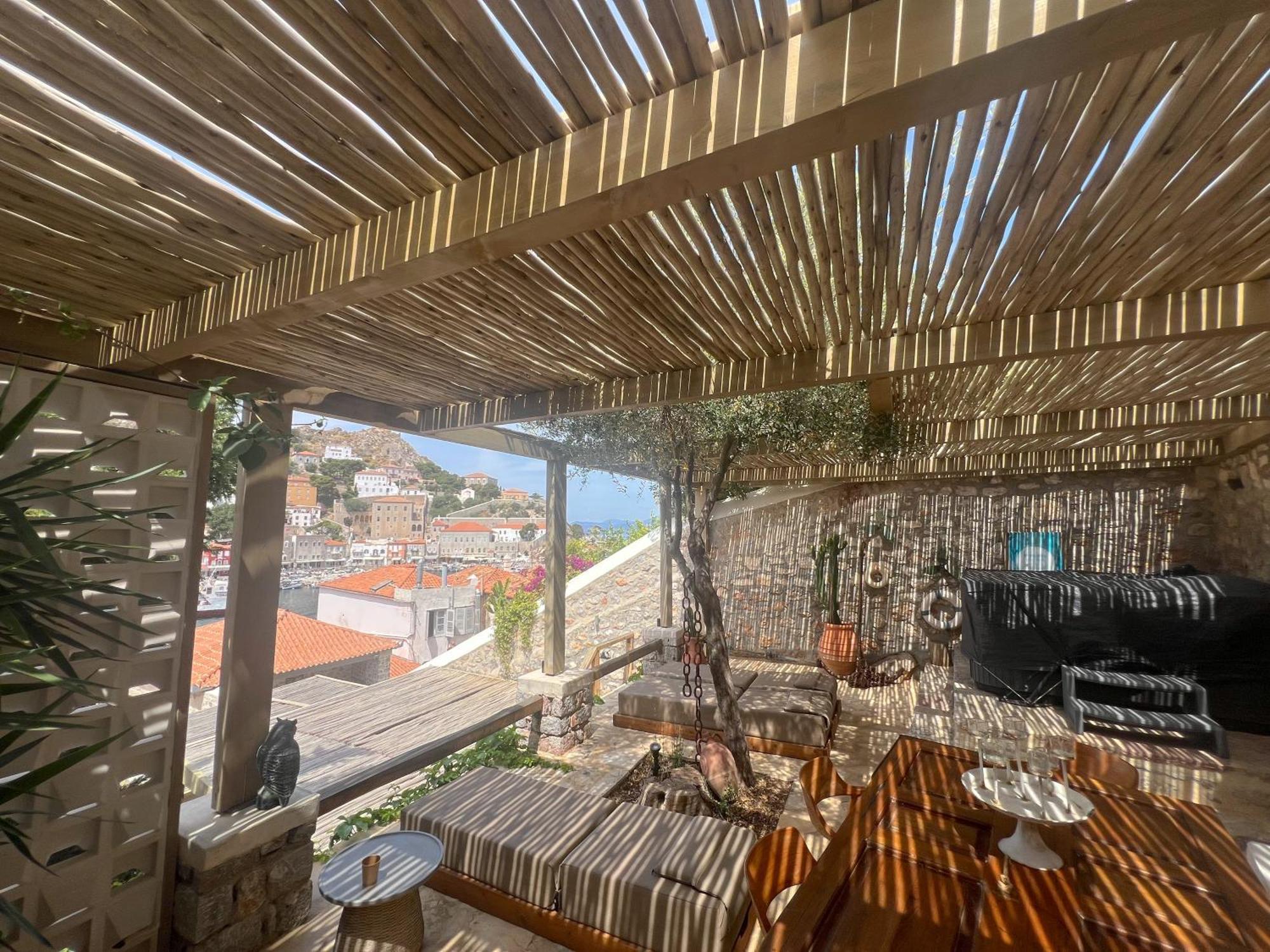 Portadelmare Deluxe Suites Hydra  Buitenkant foto